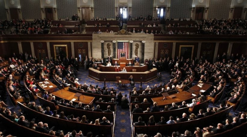 ΗΠΑ: Στέλεχος των Δημοκρατικών χαρακτήρισε βαθιά ανησυχητικό το ιδιωτικό τετ – α -τετ Τραμπ – Πούτιν